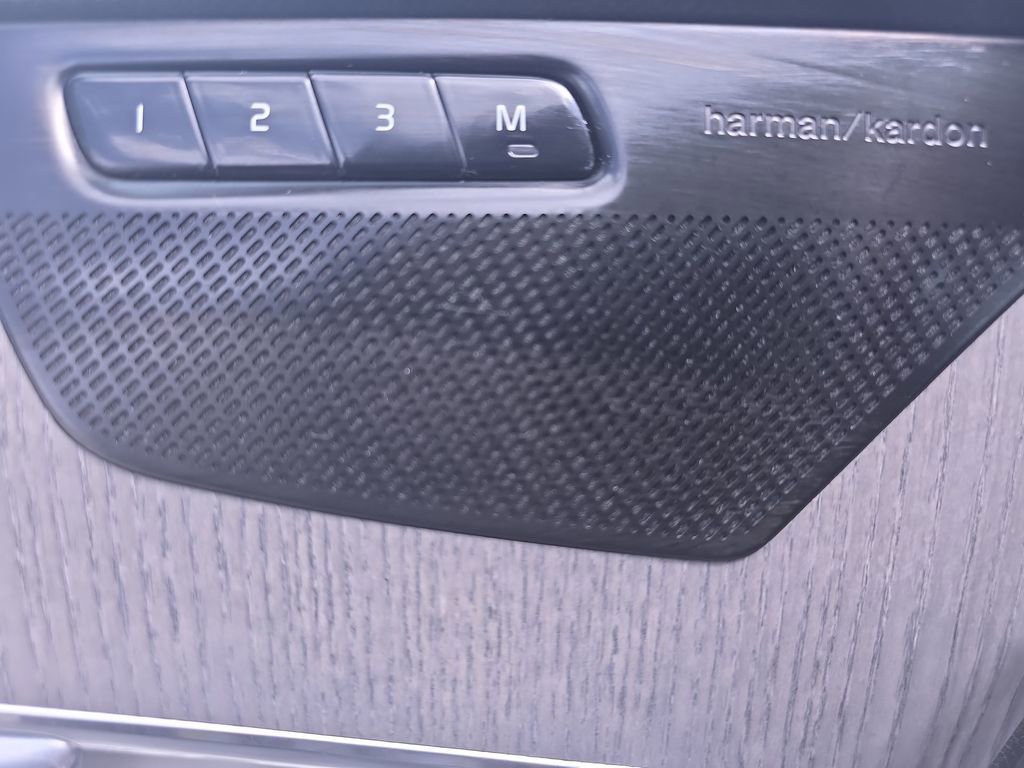 Used 2023 Volvo XC90 B6 Plus w/ Protection Package AWD/4WD image 32