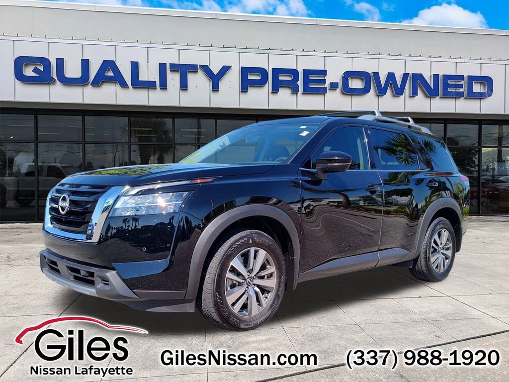 Used 2024 Nissan Pathfinder SL image 1