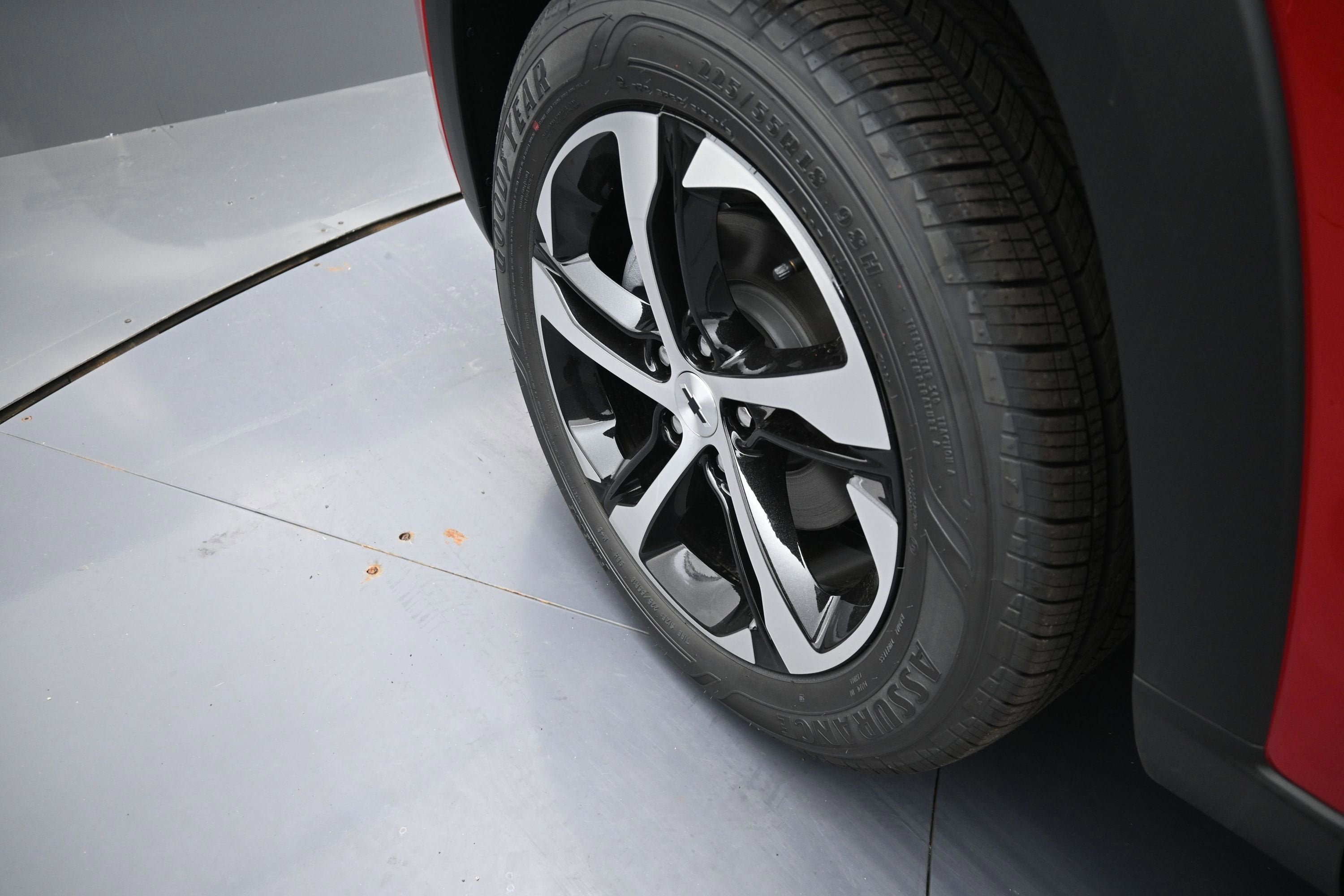 New 2026 Chevrolet Trax RS w/ Driver Confidence Package FWD image 31