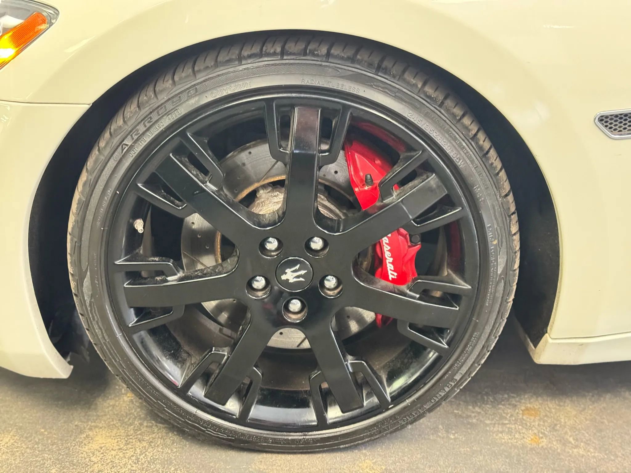 Used 2014 Maserati GranTurismo MC image 10