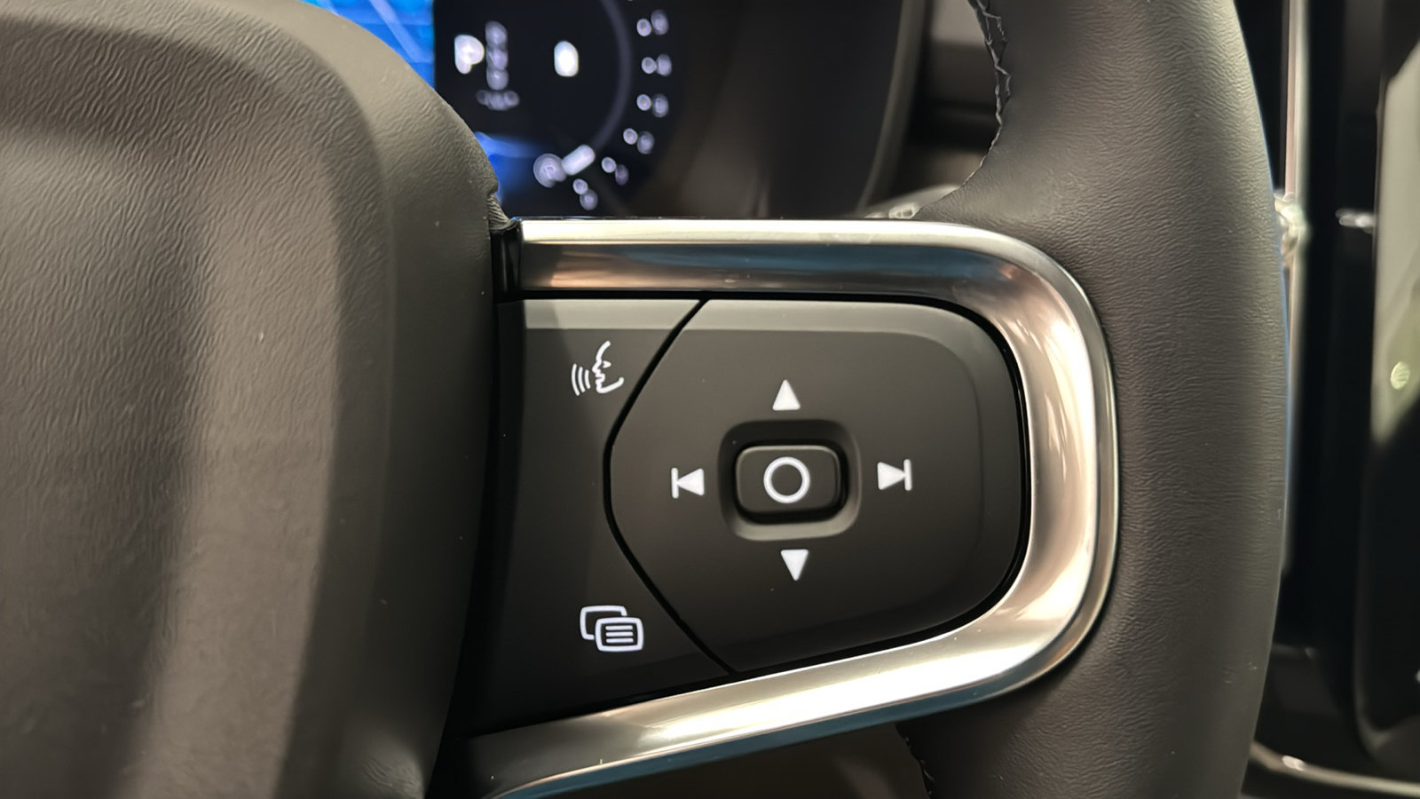 New 2026 Volvo XC40 B5 Ultra w/ Climate Package AWD/4WD image 14