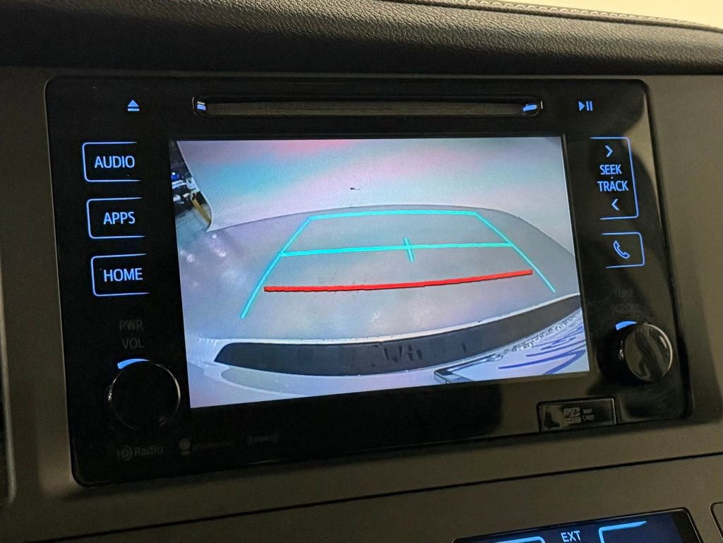 Used 2016 Toyota Sienna SE w/ SE Preferred Package FWD image 16