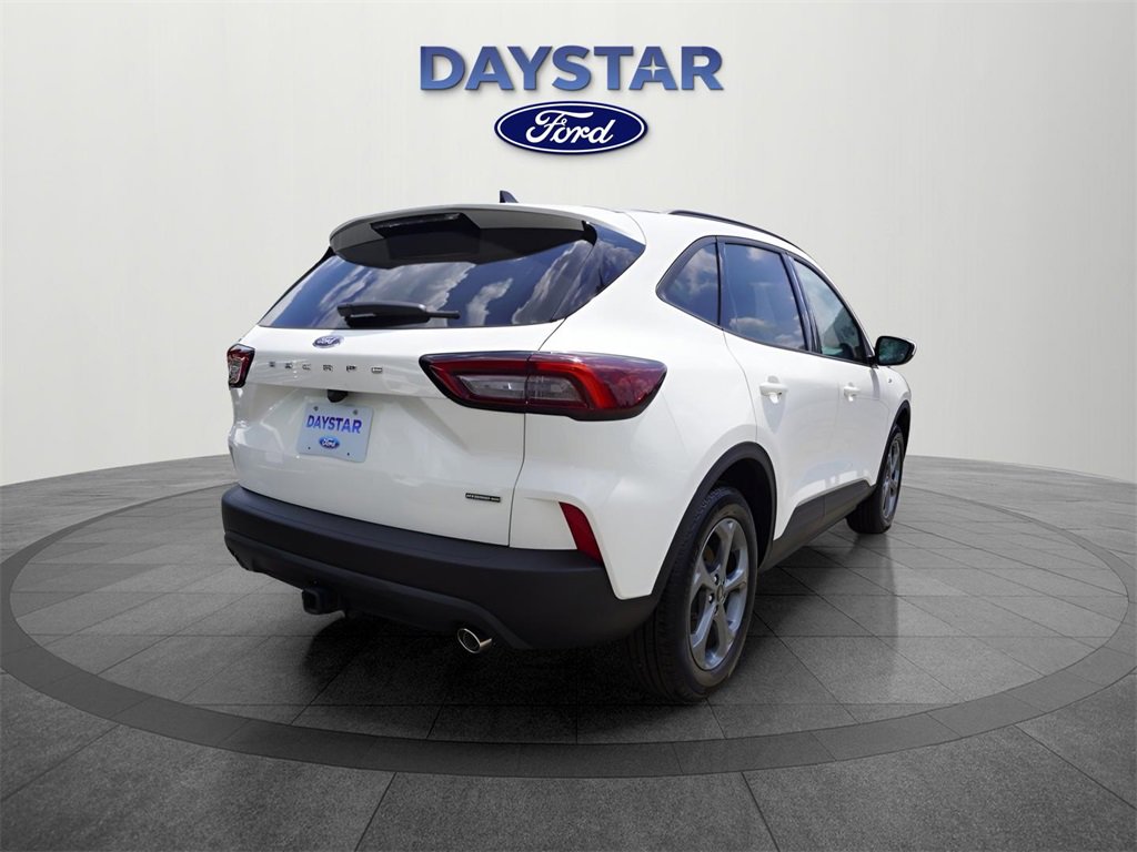 New 2025 Ford Escape ST-Line Elite w/ Class II Trailer Tow Package image 5