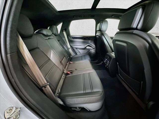 New 2026 Porsche Cayenne Turbo AWD/4WD image 24