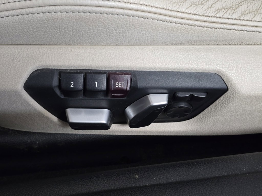 Used 2017 BMW 230i xDrive Convertible image 19