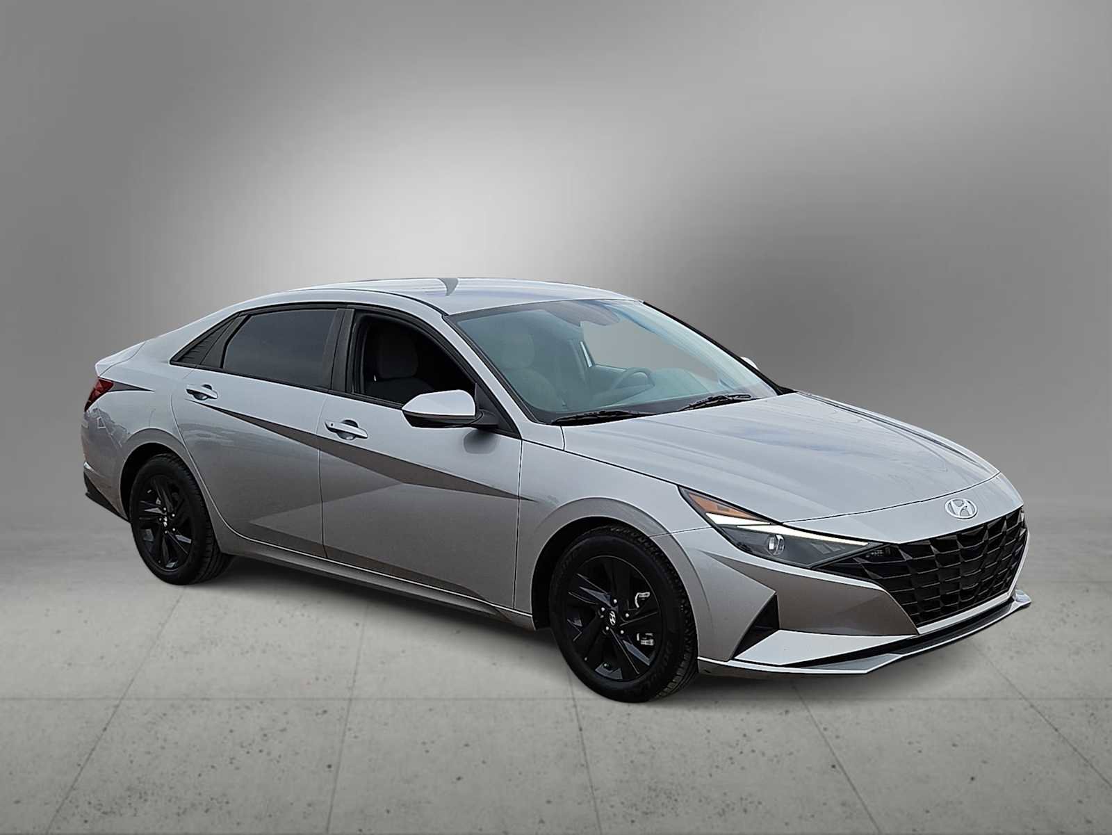 Certified 2023 Hyundai Elantra SEL w/ Preferred Accessory Package image 2