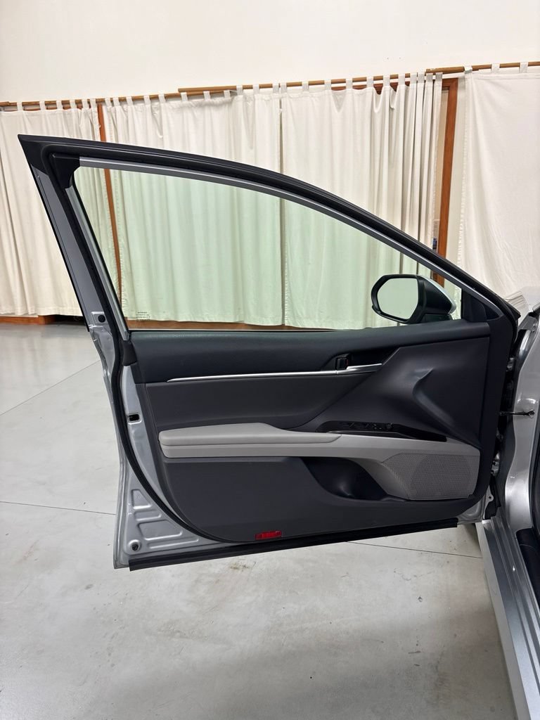 Used 2024 Toyota Camry LE FWD image 16