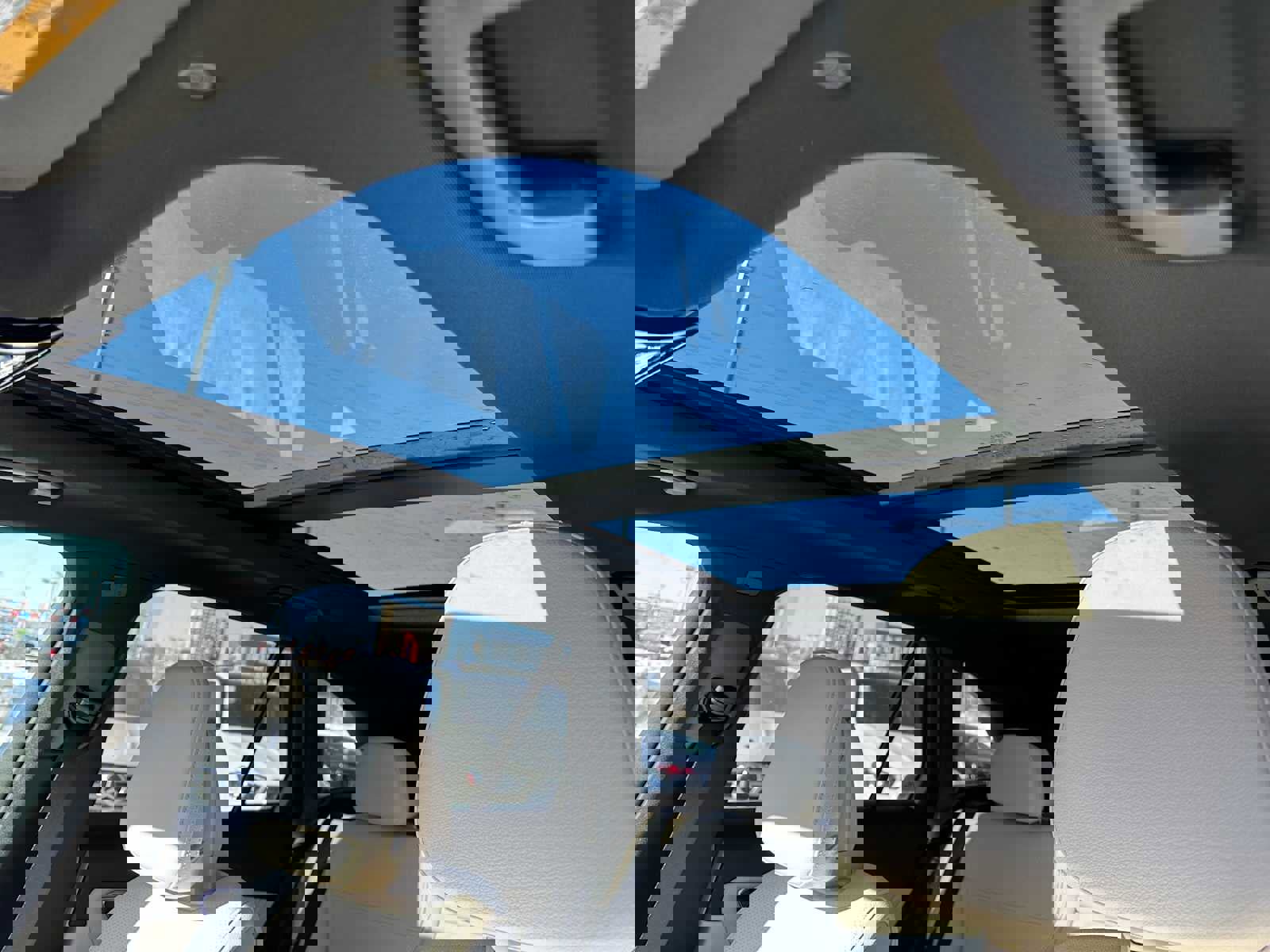 Used 2025 Mercedes-Benz GLC 350e 4MATIC image 22