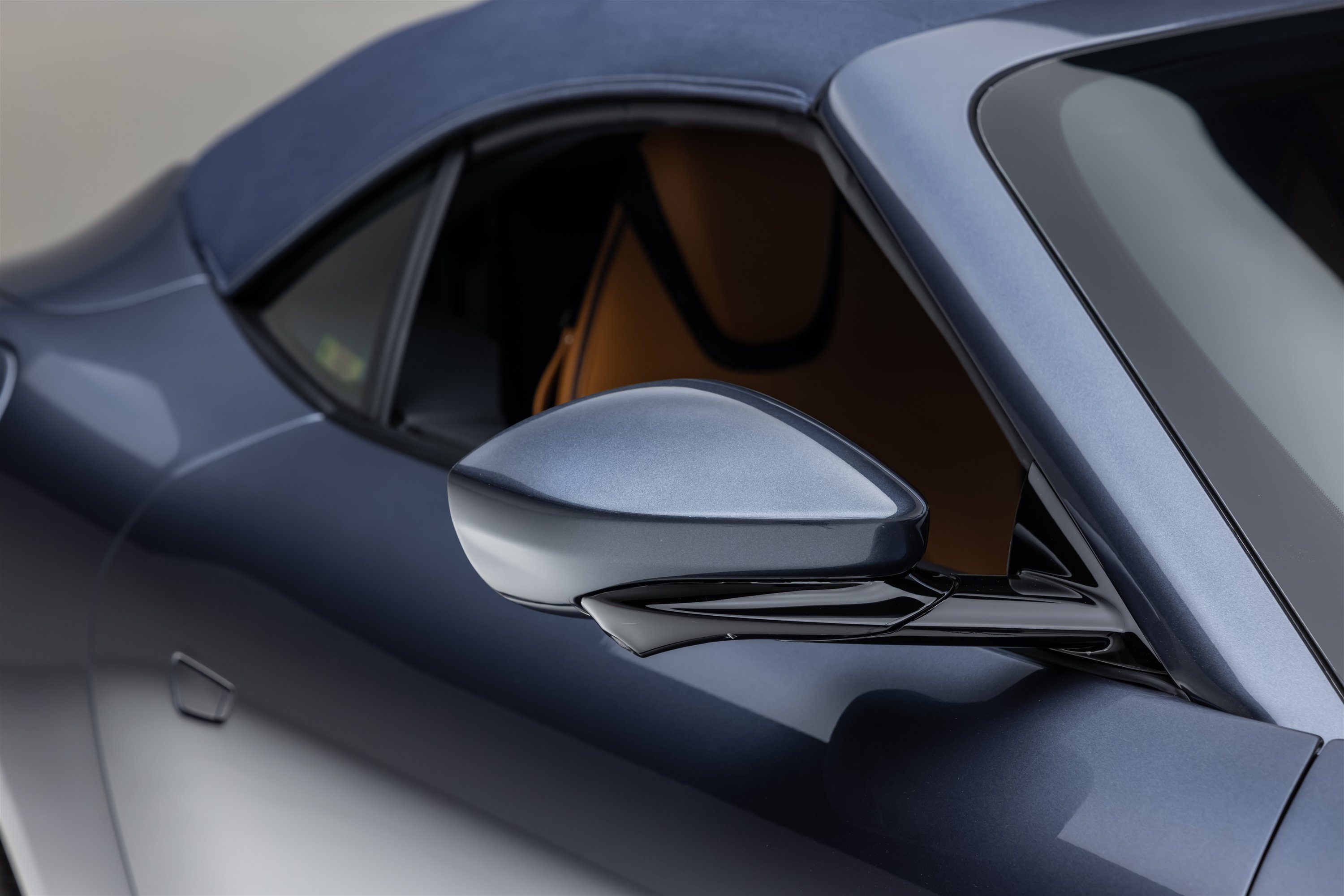 Used 2025 Ferrari Roma Spider RWD image 19