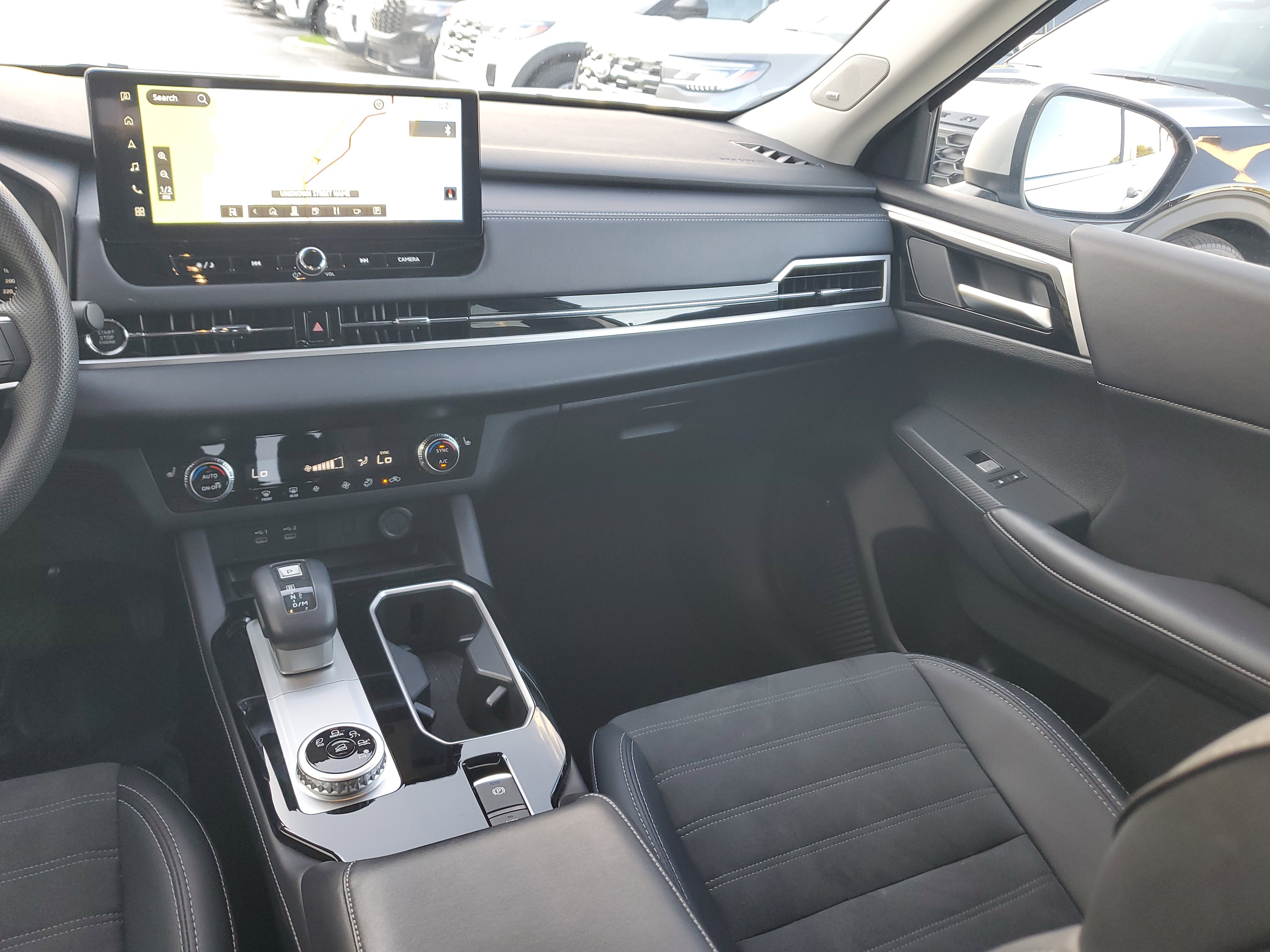 Used 2025 Mitsubishi Outlander SE image 19