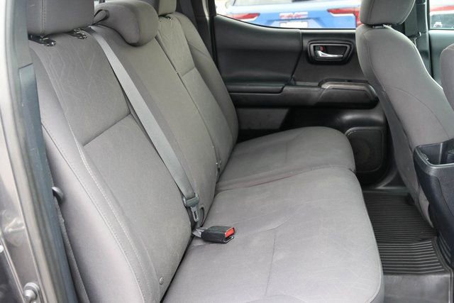 Used 2019 Toyota Tacoma TRD Sport image 16