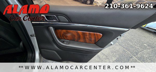 Used 2013 Lincoln MKS image 25