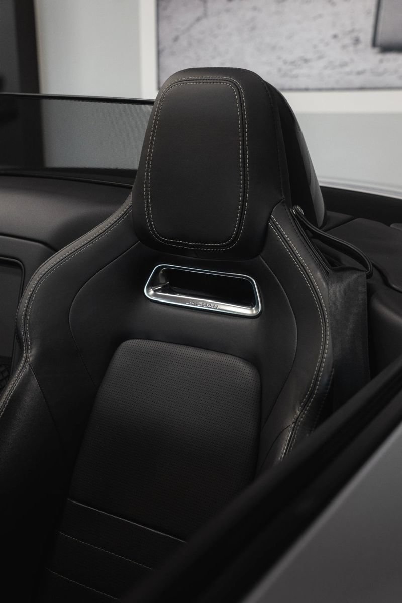 Used 2020 Jaguar F-TYPE Convertible RWD image 16