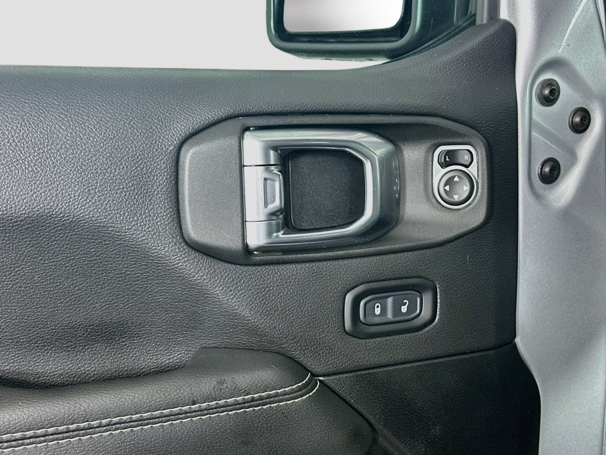 Used 2023 Jeep Wrangler Unlimited Sahara w/ Cold Weather Group AWD/4WD image 15