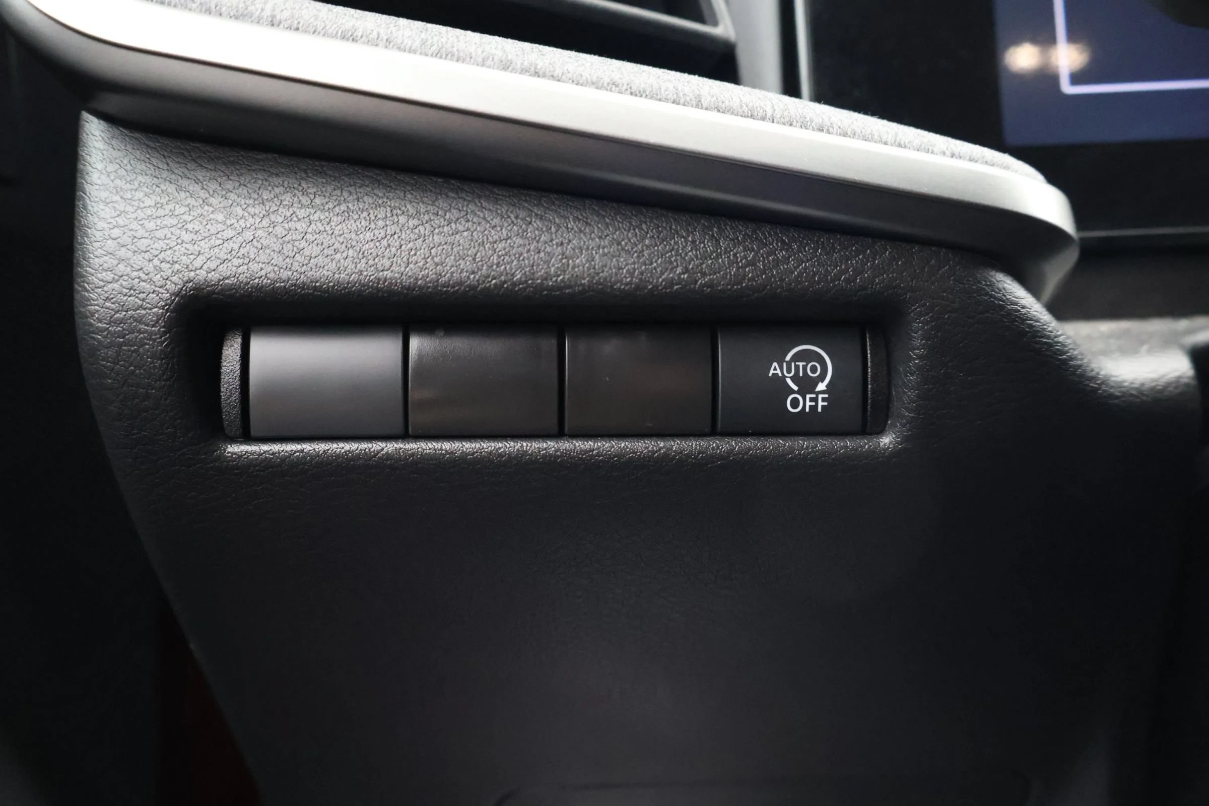 Used 2025 Nissan Kicks SV FWD image 19