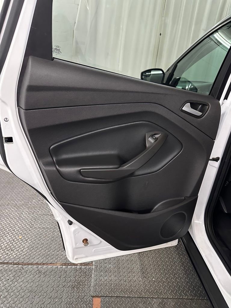Used 2018 Ford Escape SE w/ SE Sync 3 Package AWD/4WD image 22