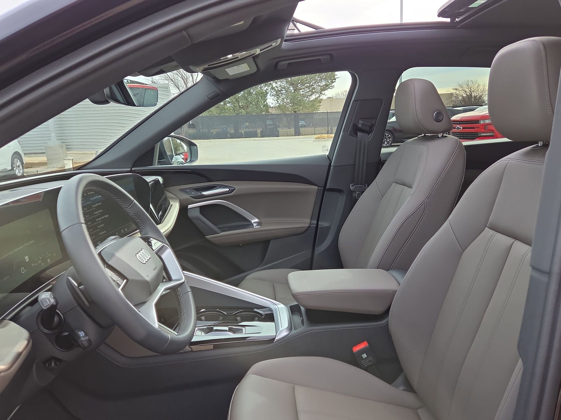 Certified 2025 Audi Q5 Premium w/ Convenience Package image 16