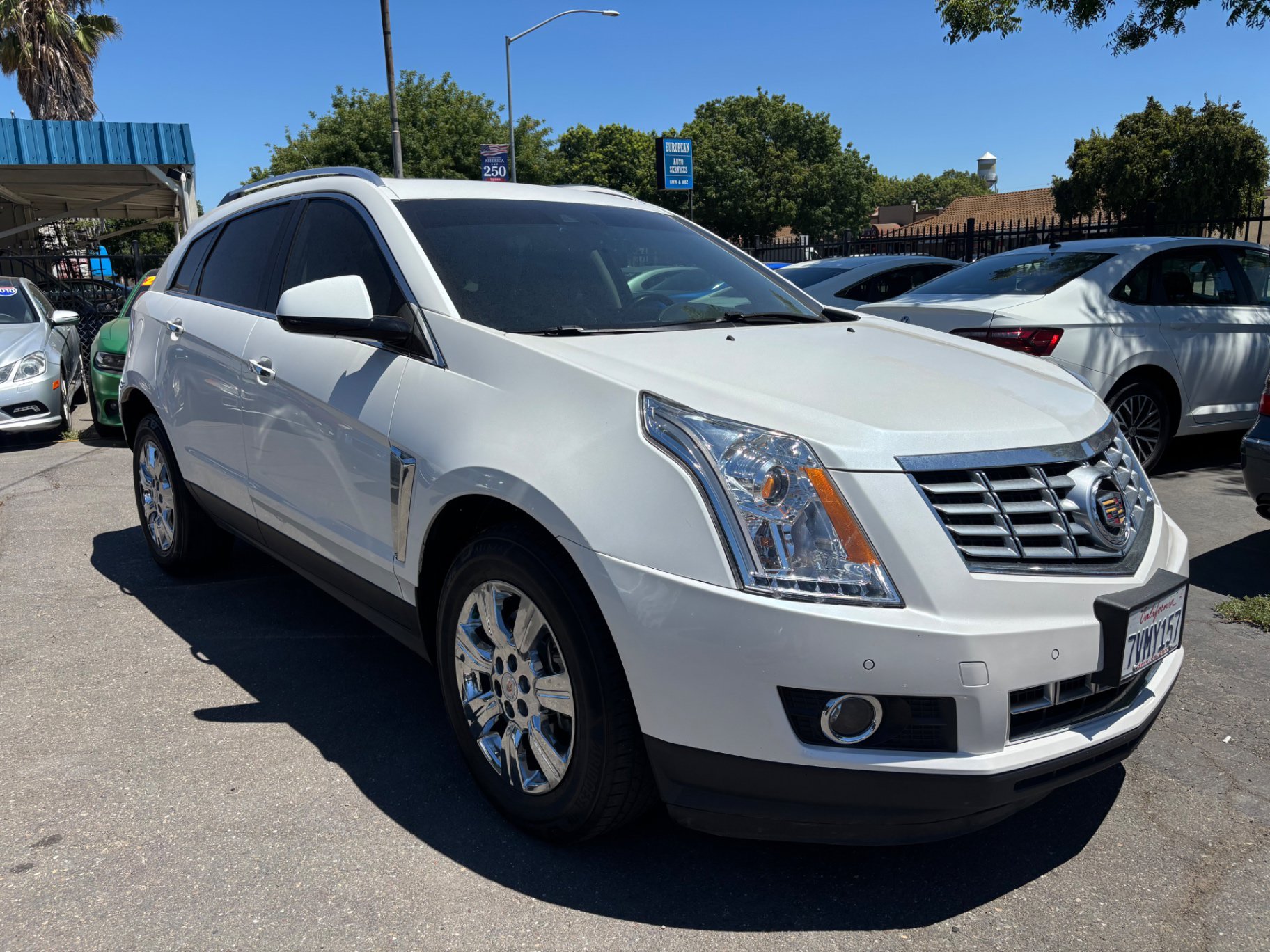 Used 2016 Cadillac SRX Luxury w/ Driver Awareness Package FWD image 3