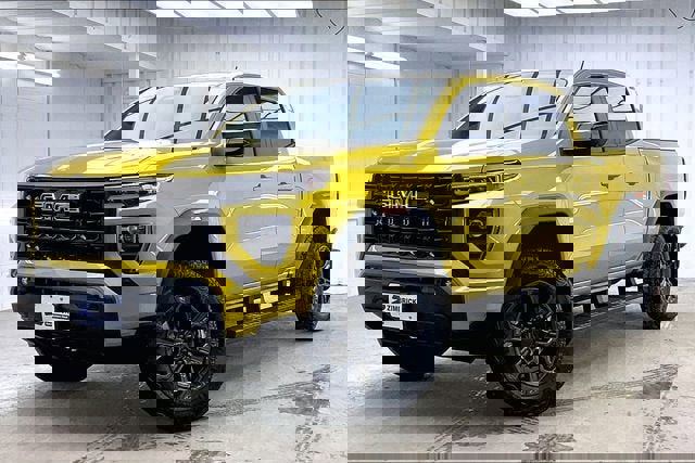 Used 2023 GMC Canyon Elevation w/ Elevation Premium Package image 2