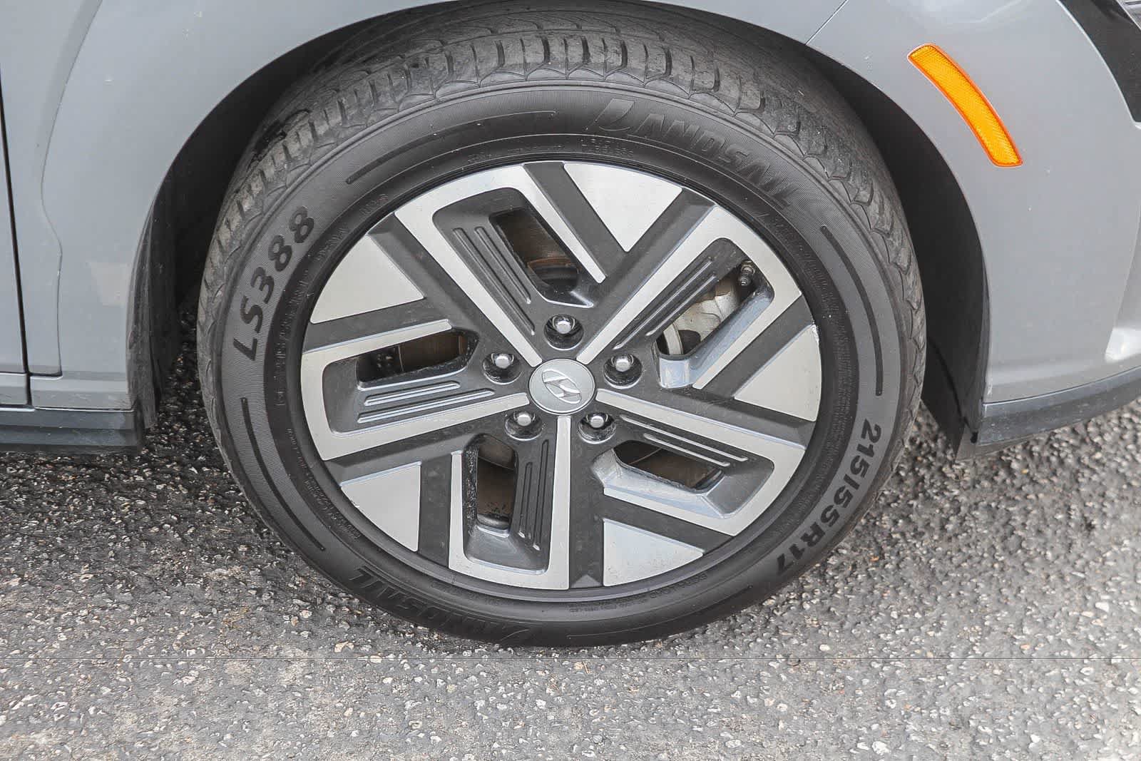 Certified 2023 Hyundai Kona SE FWD image 12