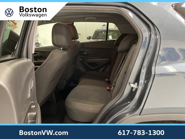 Used 2022 Chevrolet Trax LS w/ Tint and Cruise Package image 10