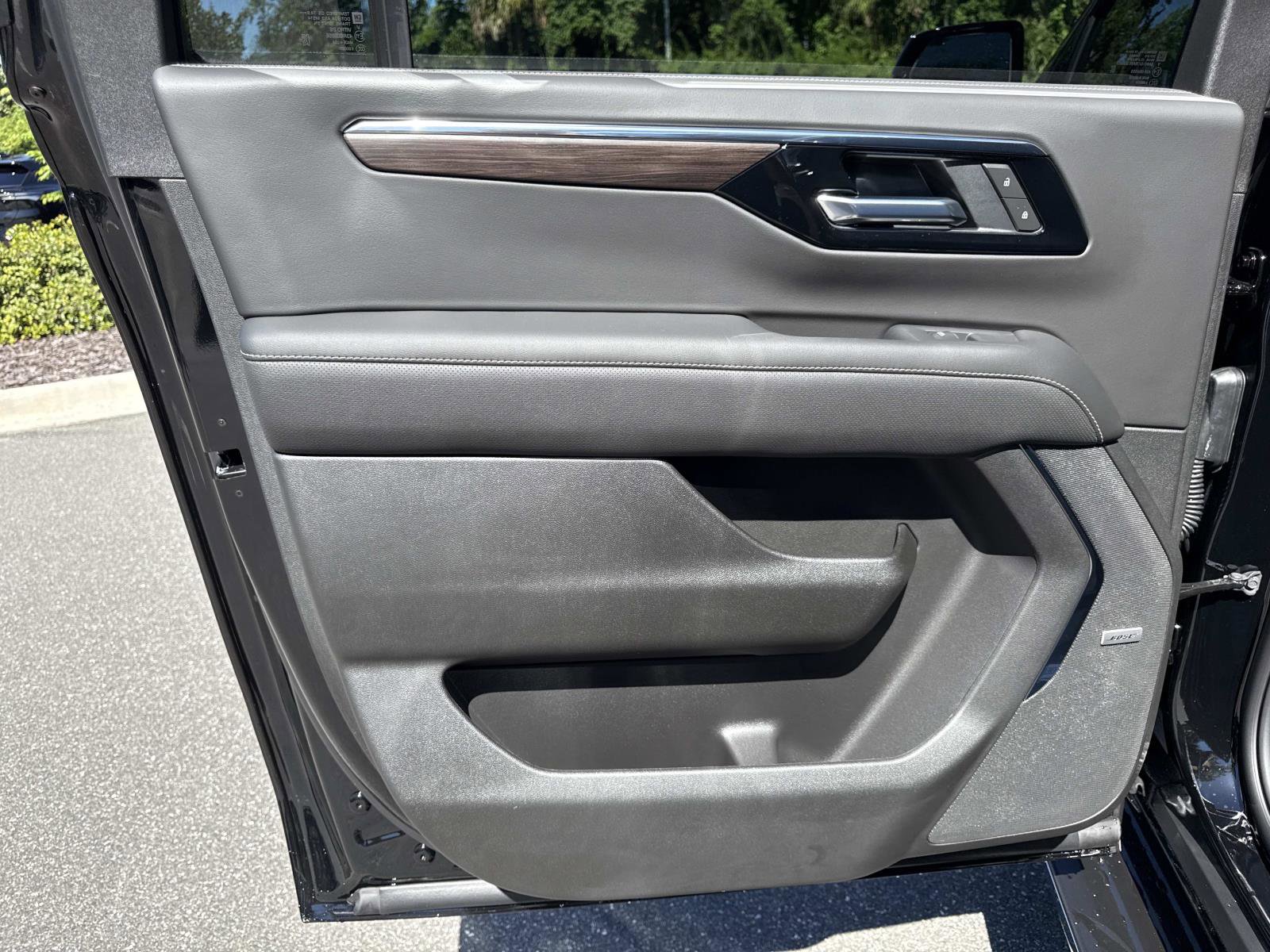 New 2026 Chevrolet Suburban Premier image 9