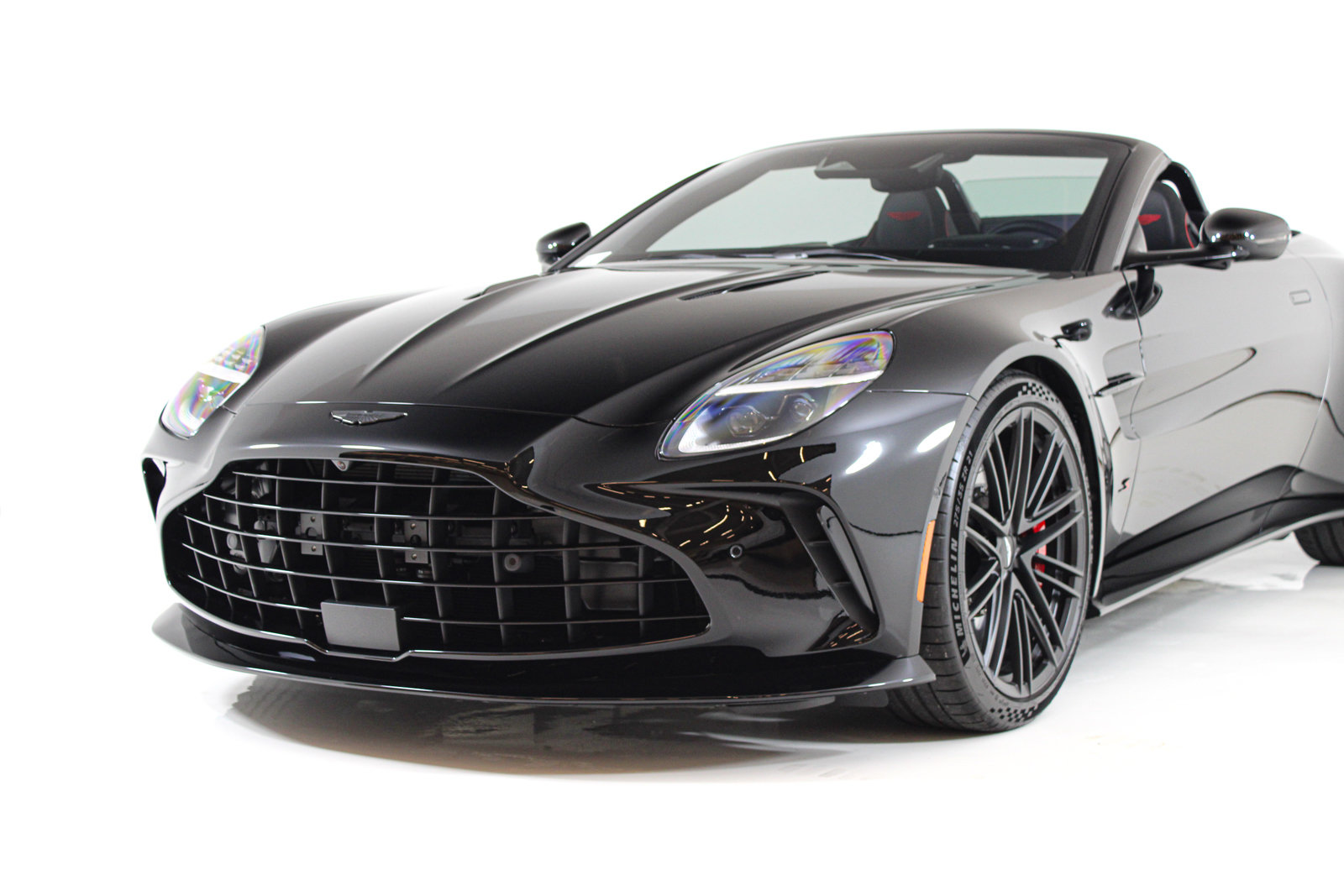 Used 2026 Aston Martin V8 Vantage S RWD image 11