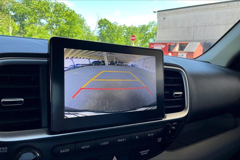 Used 2020 Hyundai Venue SEL FWD image 9