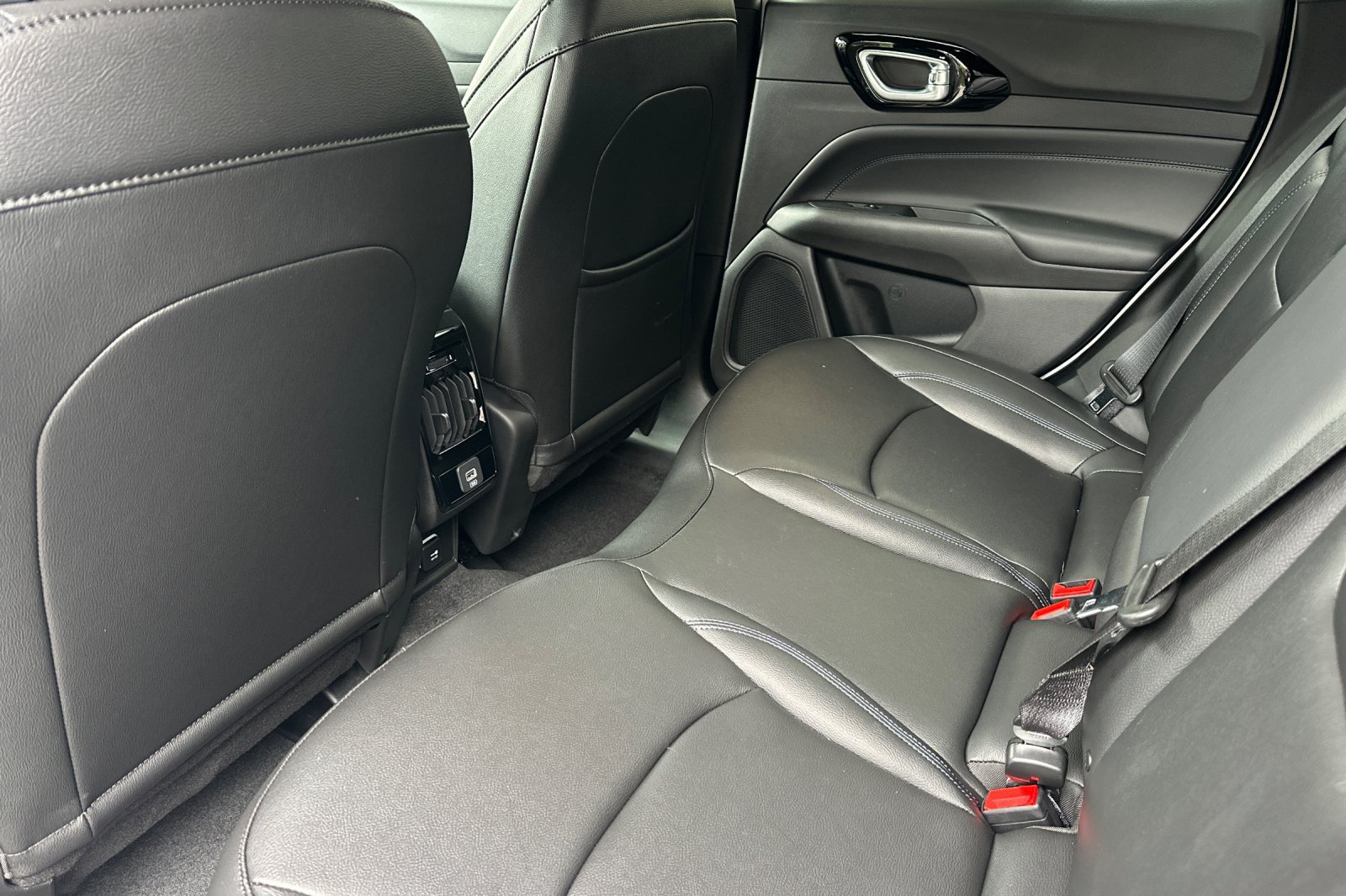 New 2026 Jeep Compass Limited AWD/4WD image 11