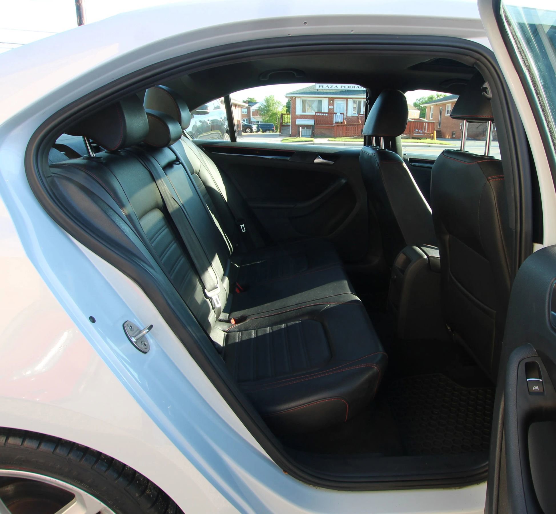 Used 2017 Volkswagen Jetta GLI FWD image 12