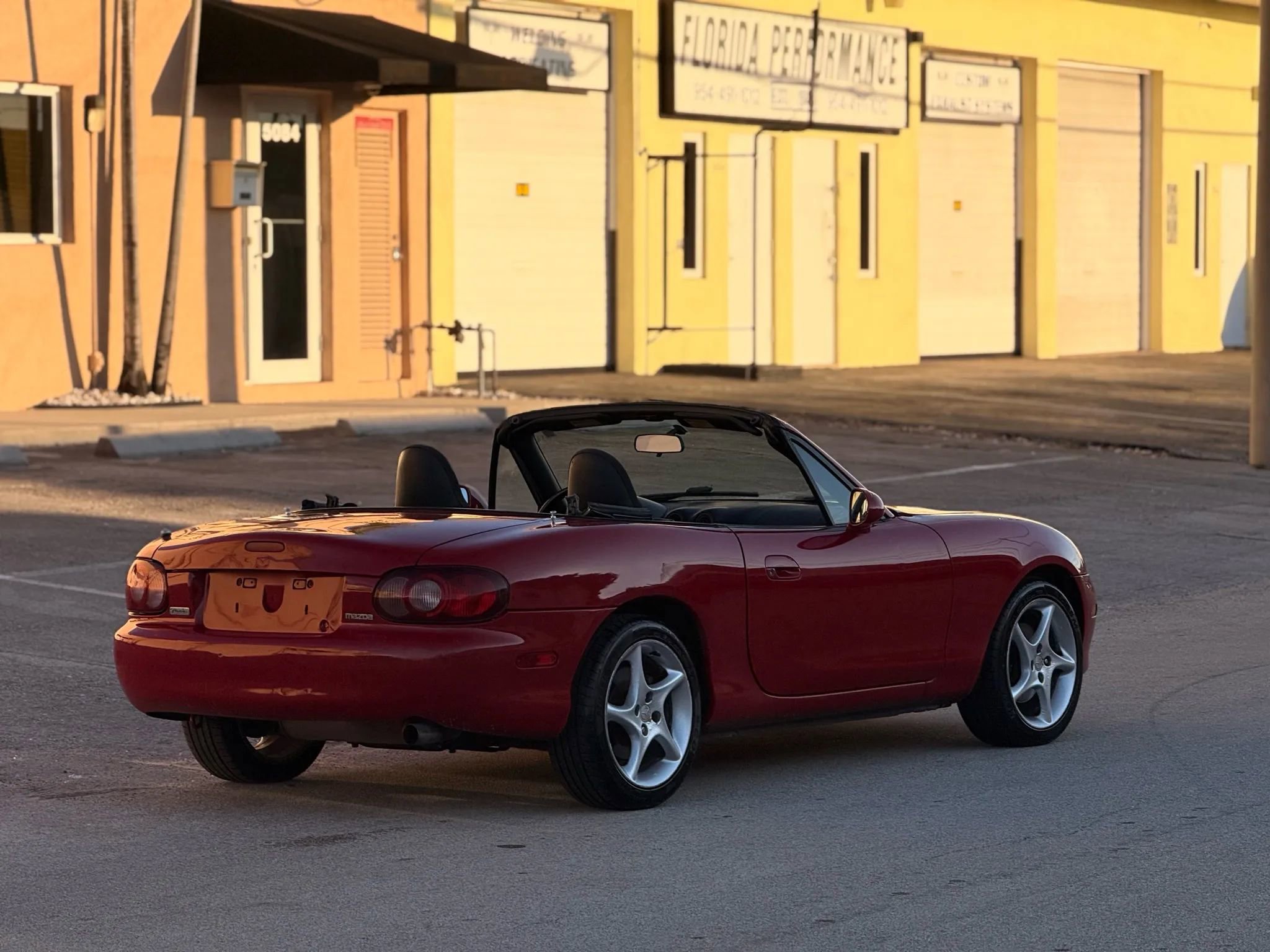 Used 2003 MAZDA MX-5 Miata image 7