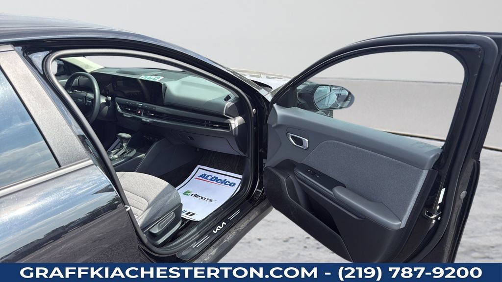 Used 2025 Kia K4 EX FWD image 23