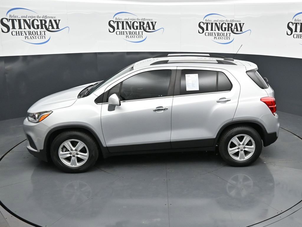 Used 2020 Chevrolet Trax LT w/ LT Convenience Package FWD image 21