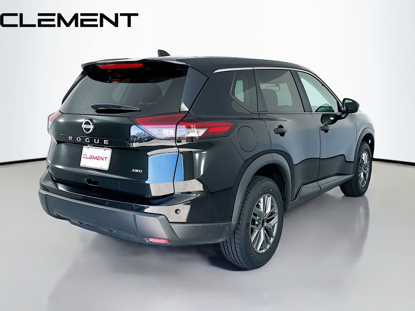 Used 2024 Nissan Rogue S AWD/4WD image 7