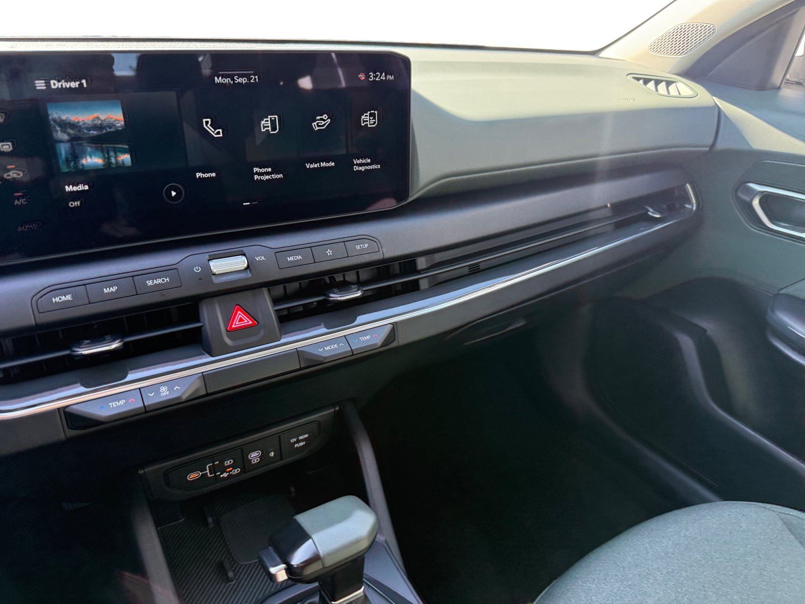 Certified 2025 Kia K4 EX FWD image 12