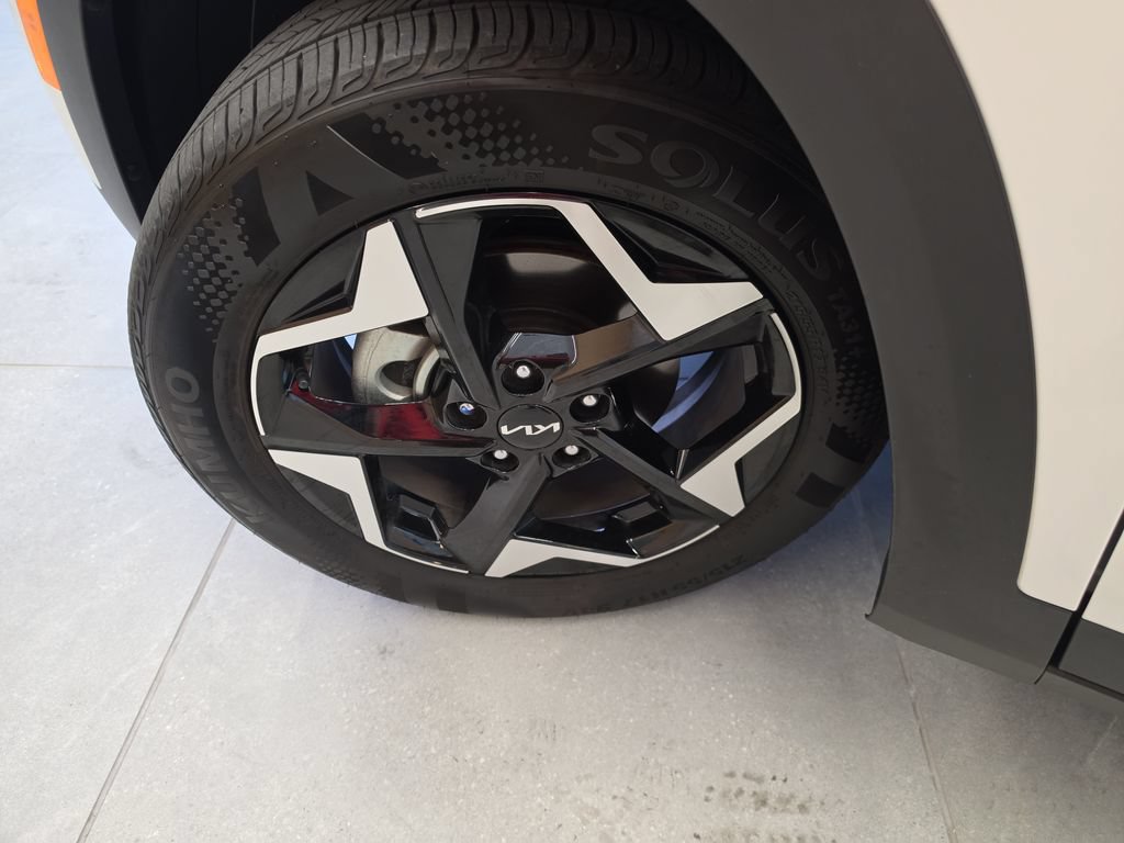 Certified 2026 Kia Seltos S FWD image 37