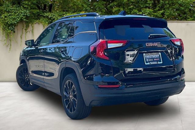 Used 2023 GMC Terrain SLE w/ Driver Convenience Package AWD/4WD image 4