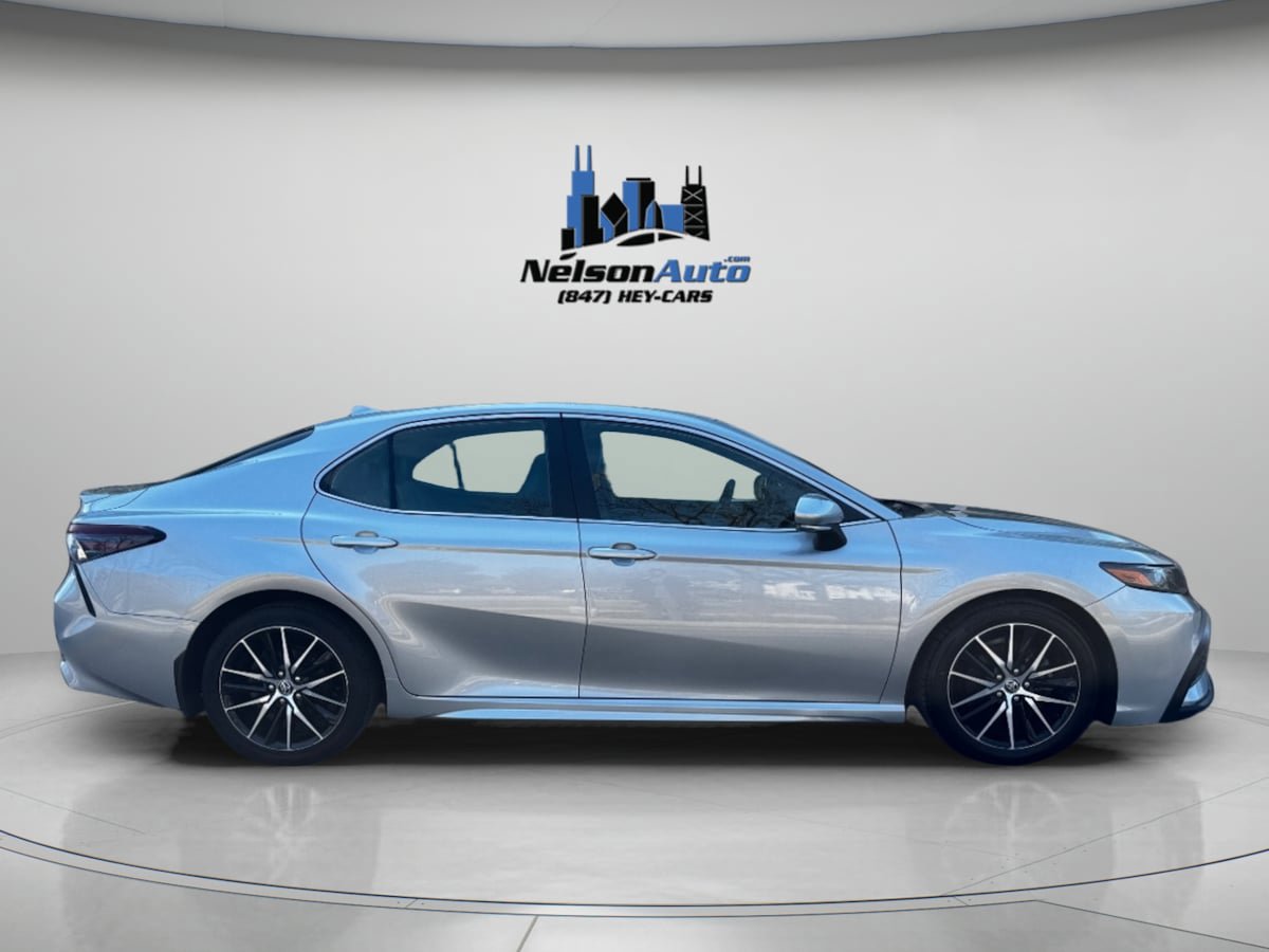 Used 2023 Toyota Camry SE w/ Cold Weather Package AWD/4WD image 3