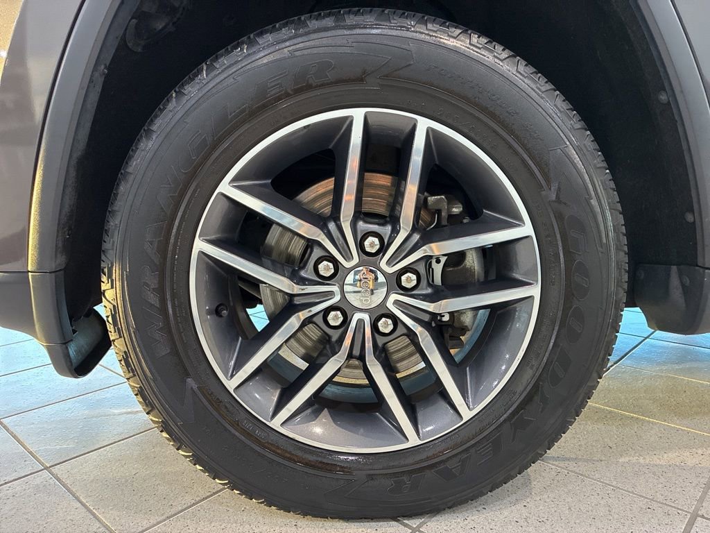 Used 2018 Jeep Grand Cherokee Limited image 15