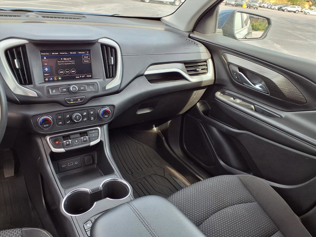 Used 2024 GMC Terrain SLE w/ Driver Convenience Package image 26