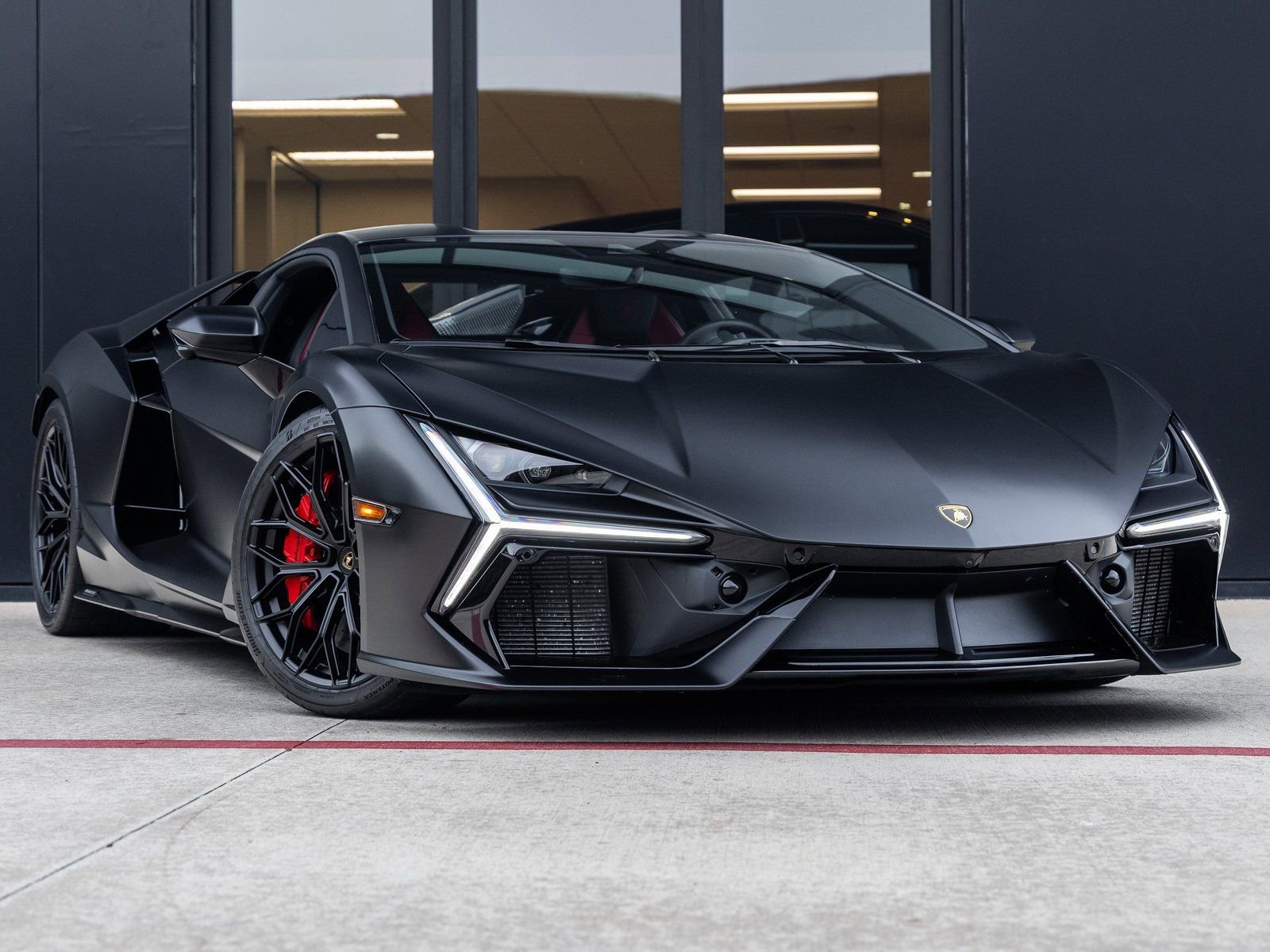 Used 2024 Lamborghini Revuelto image 3