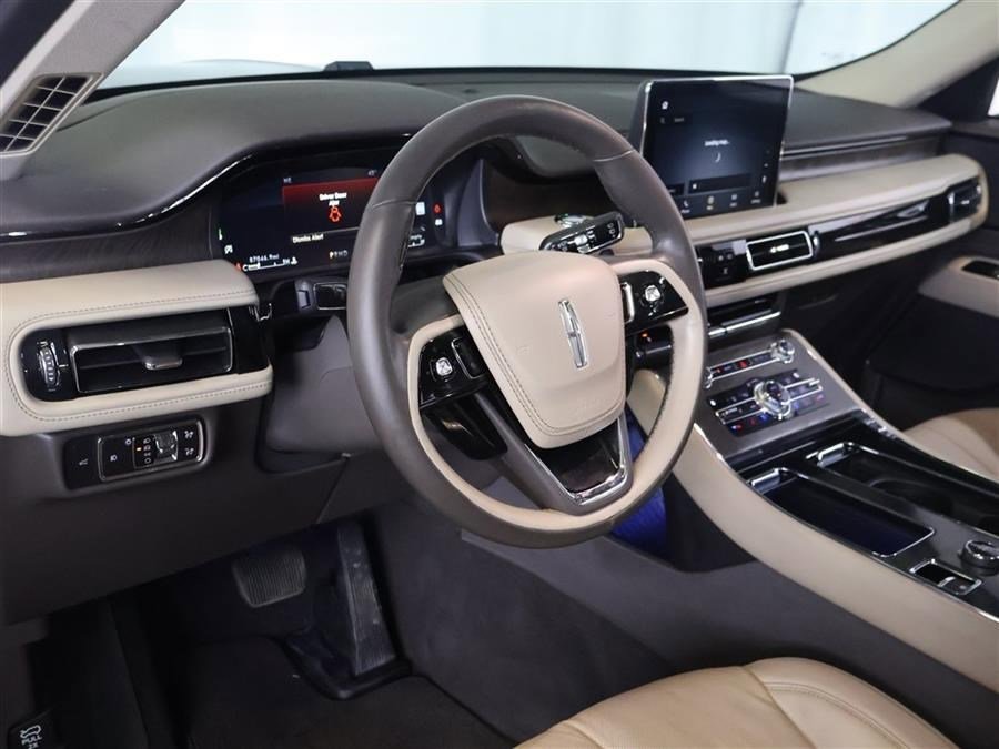 Used 2020 Lincoln Aviator Reserve w/ Equipment Group 201A image 16