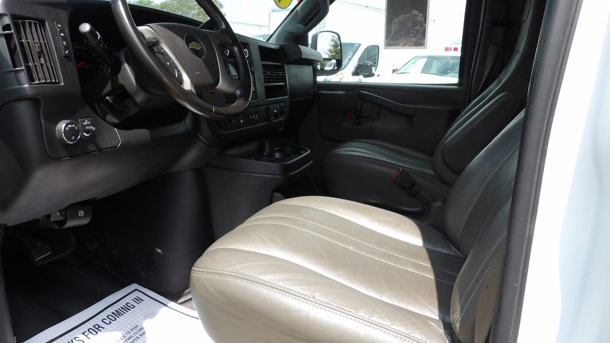 Used 2017 Chevrolet Express 3500 LS RWD image 13