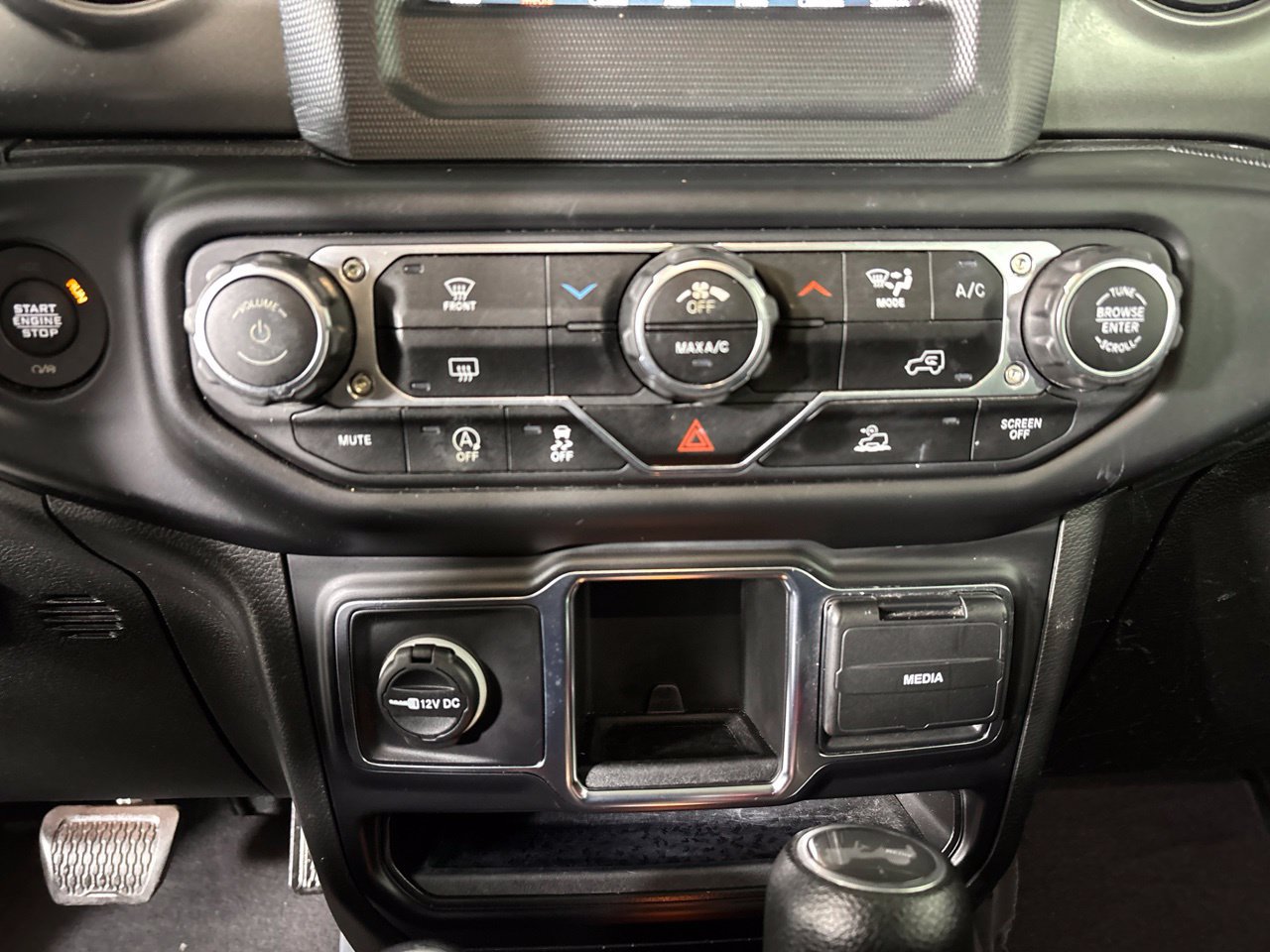 Used 2023 Jeep Wrangler Unlimited Sport AWD/4WD image 16