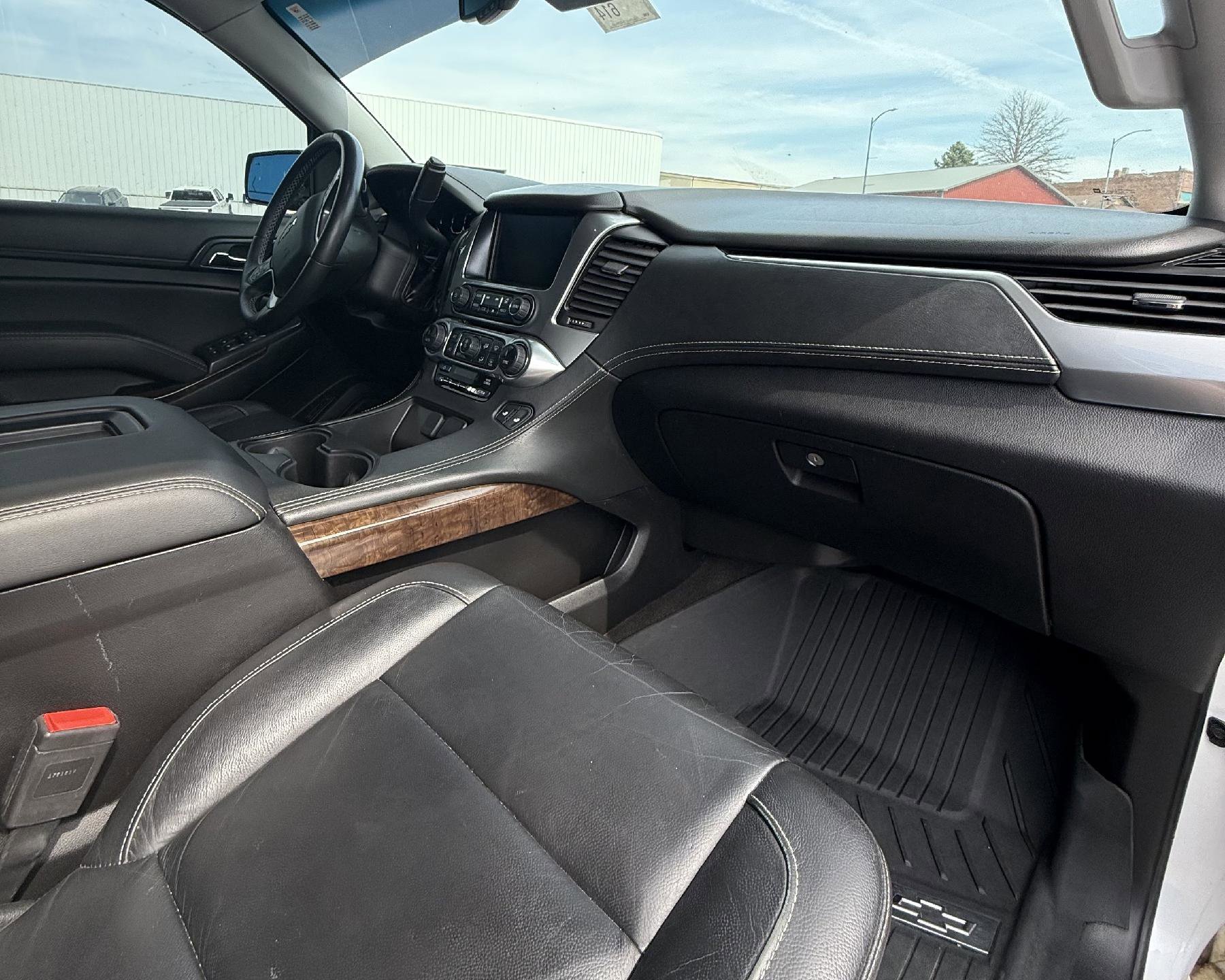 Used 2018 Chevrolet Suburban LT w/ LT Signature Package image 11