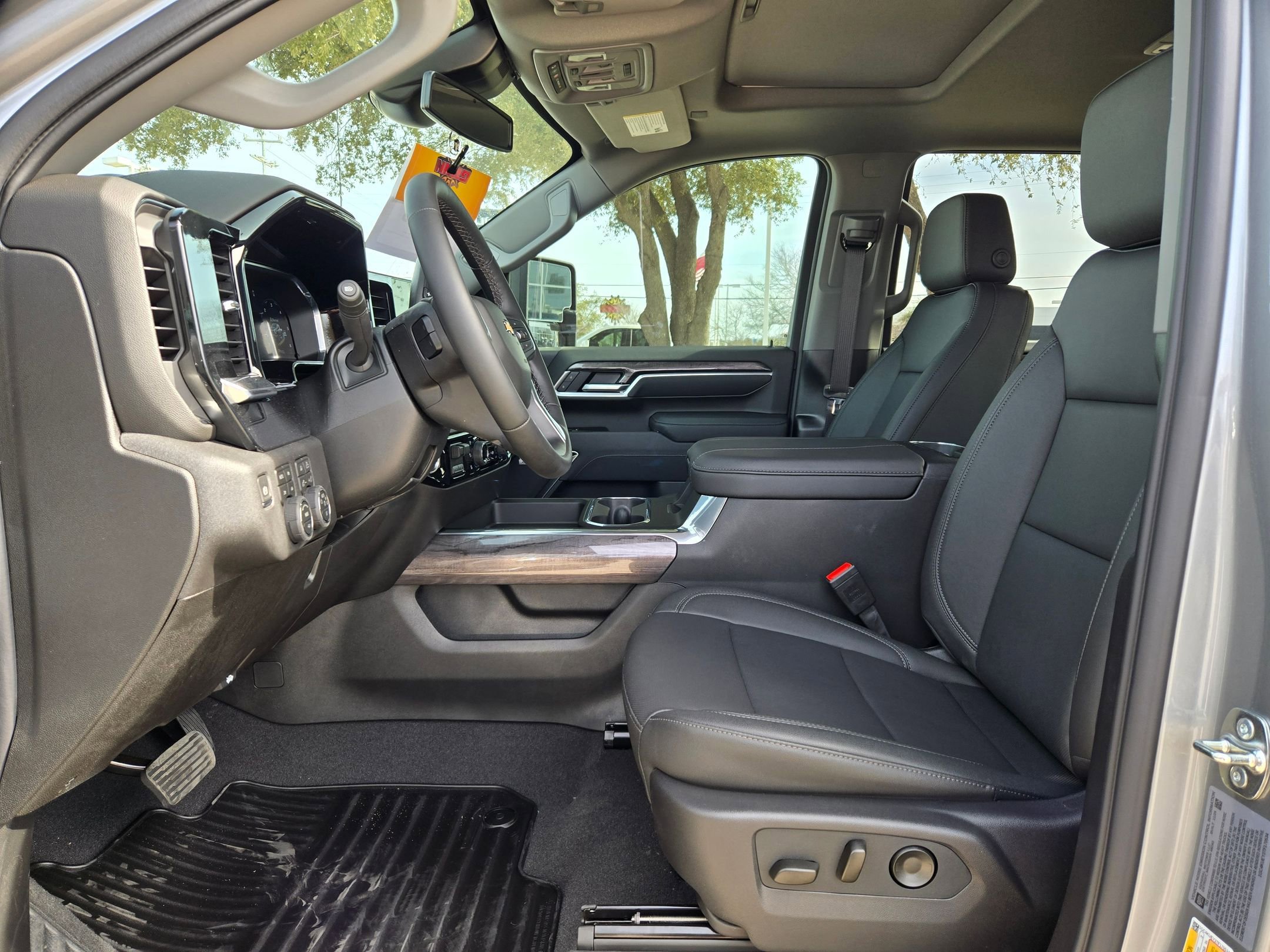 Certified 2026 Chevrolet Silverado 3500 LTZ w/ LTZ Texas Edition image 9