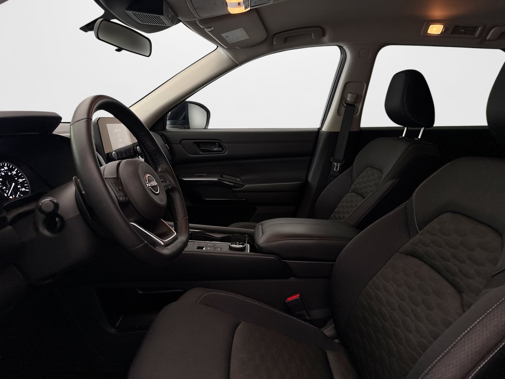 Used 2024 Nissan Pathfinder SV w/ Black Appearance Package AWD/4WD image 9