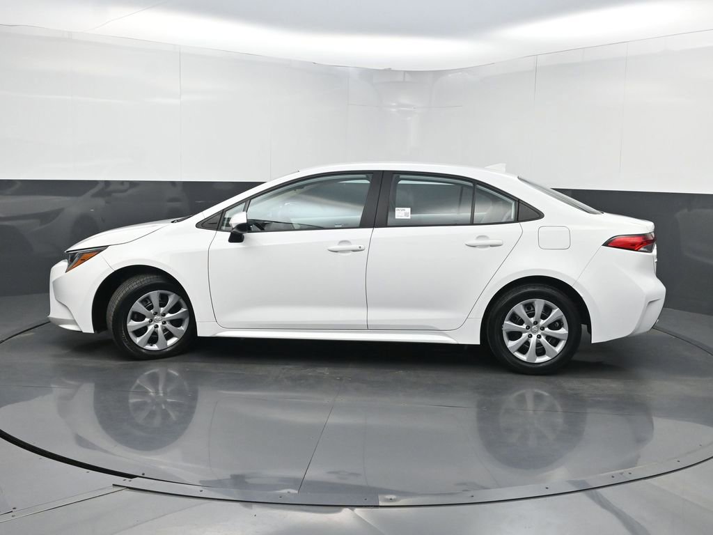Used 2022 Toyota Corolla LE FWD image 39
