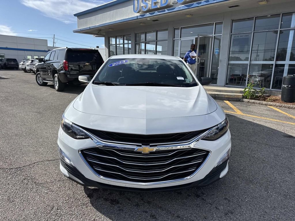 Used 2023 Chevrolet Malibu LS image 2