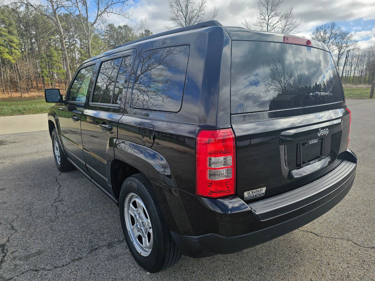 Used 2016 Jeep Patriot Sport w/ Power Value Group FWD image 8